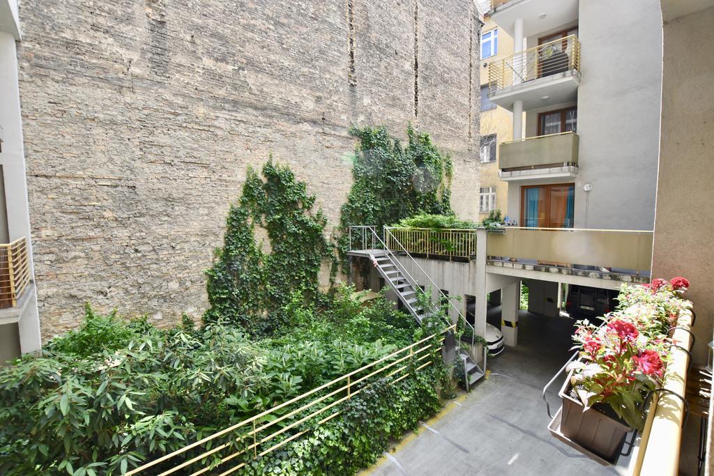 בודפשט Central Studio Boulevard מראה חיצוני תמונה