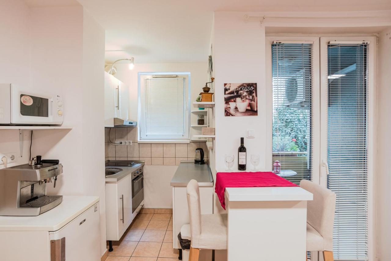 בודפשט Central Studio Boulevard מראה חיצוני תמונה